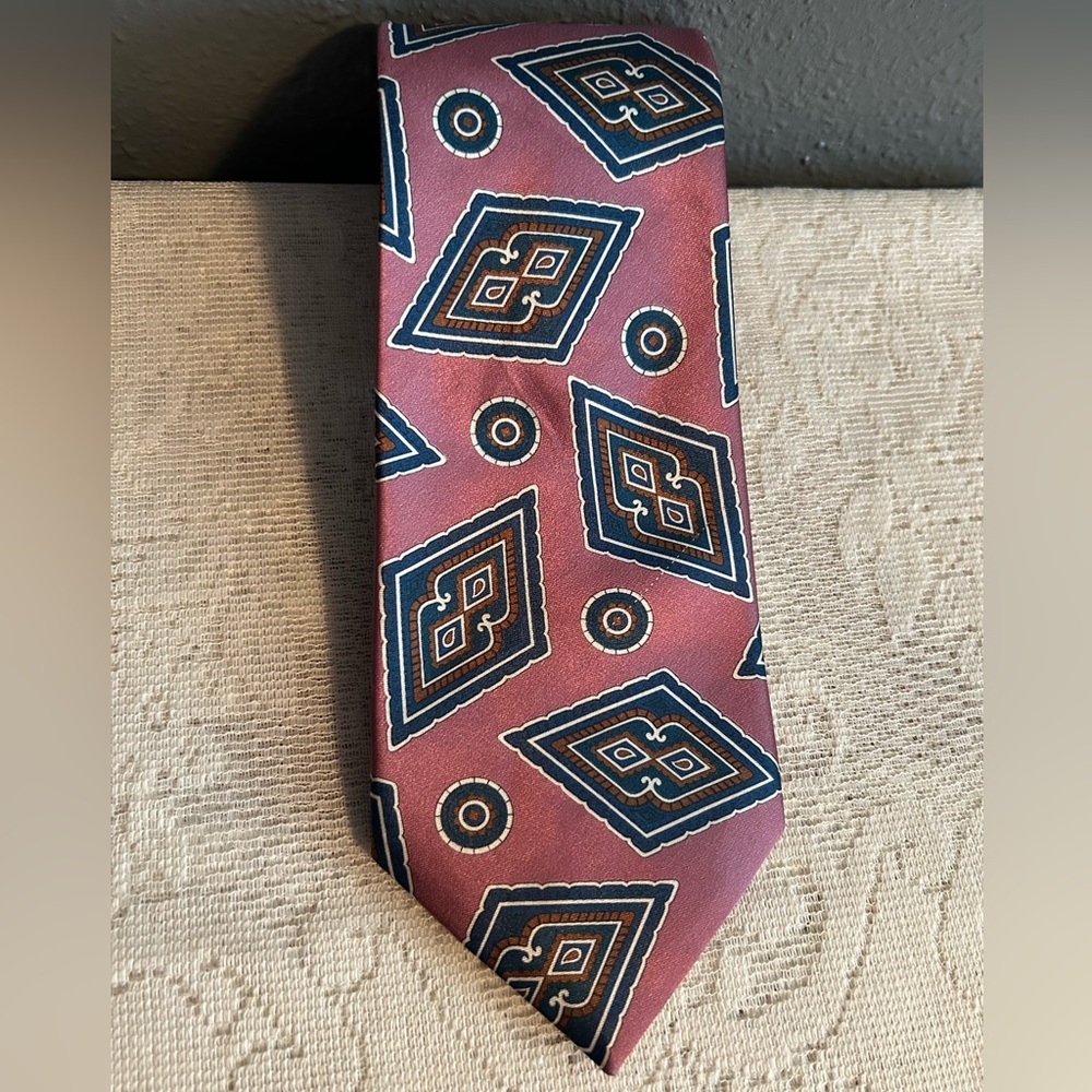 Wembley Burgundy and Navy Patterned Tie